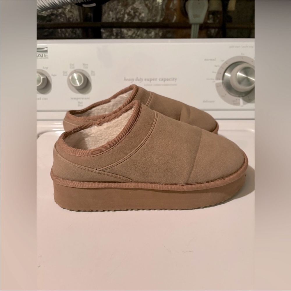 AE Platform slippers